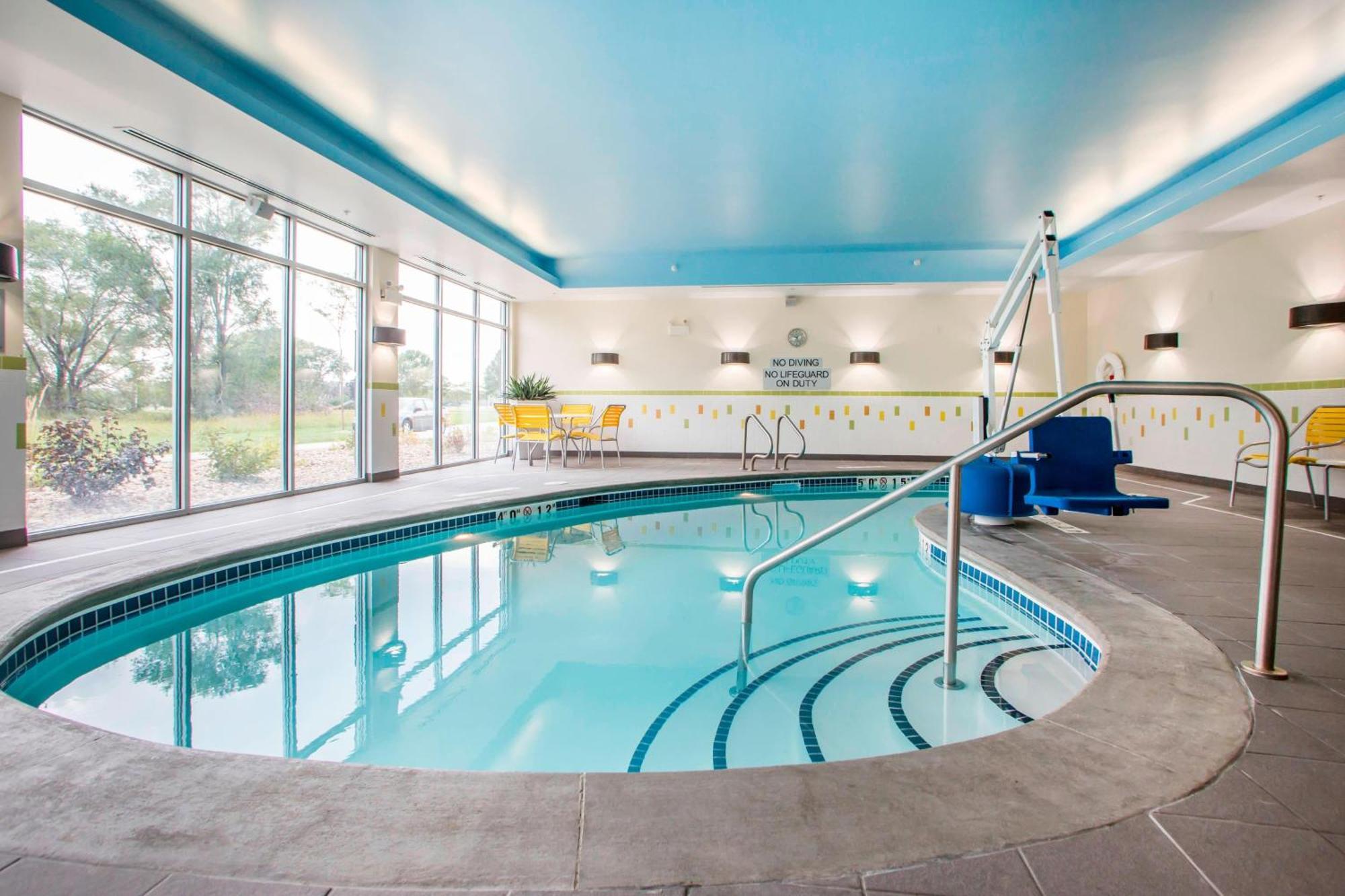 Fairfield Inn & Suites By Marriott Waterloo Cedar Falls Экстерьер фото