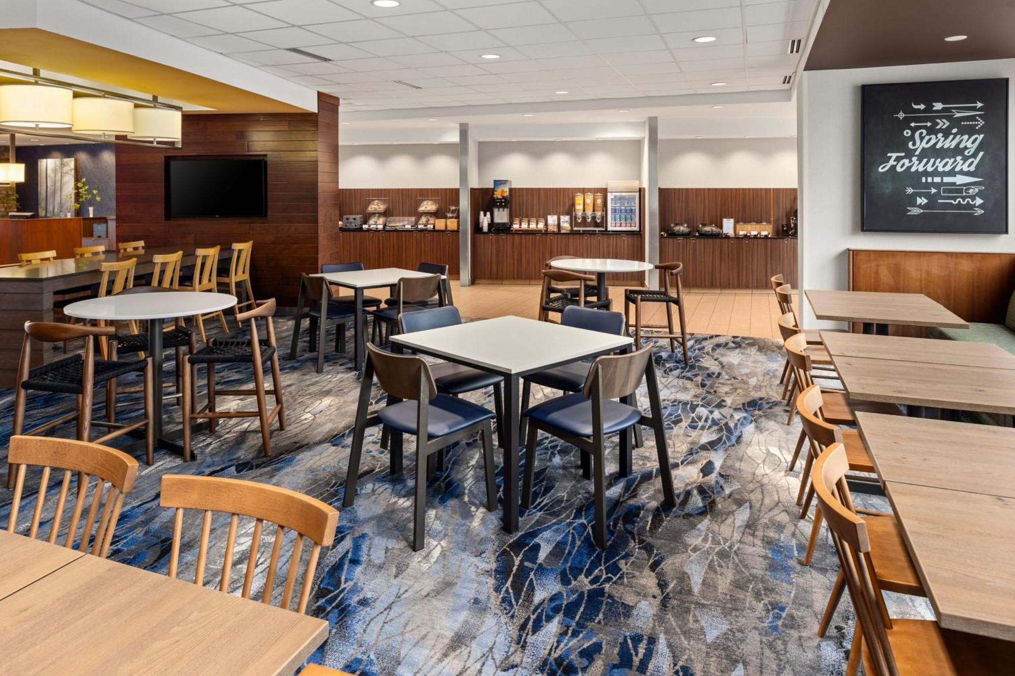 Fairfield Inn & Suites By Marriott Waterloo Cedar Falls Экстерьер фото