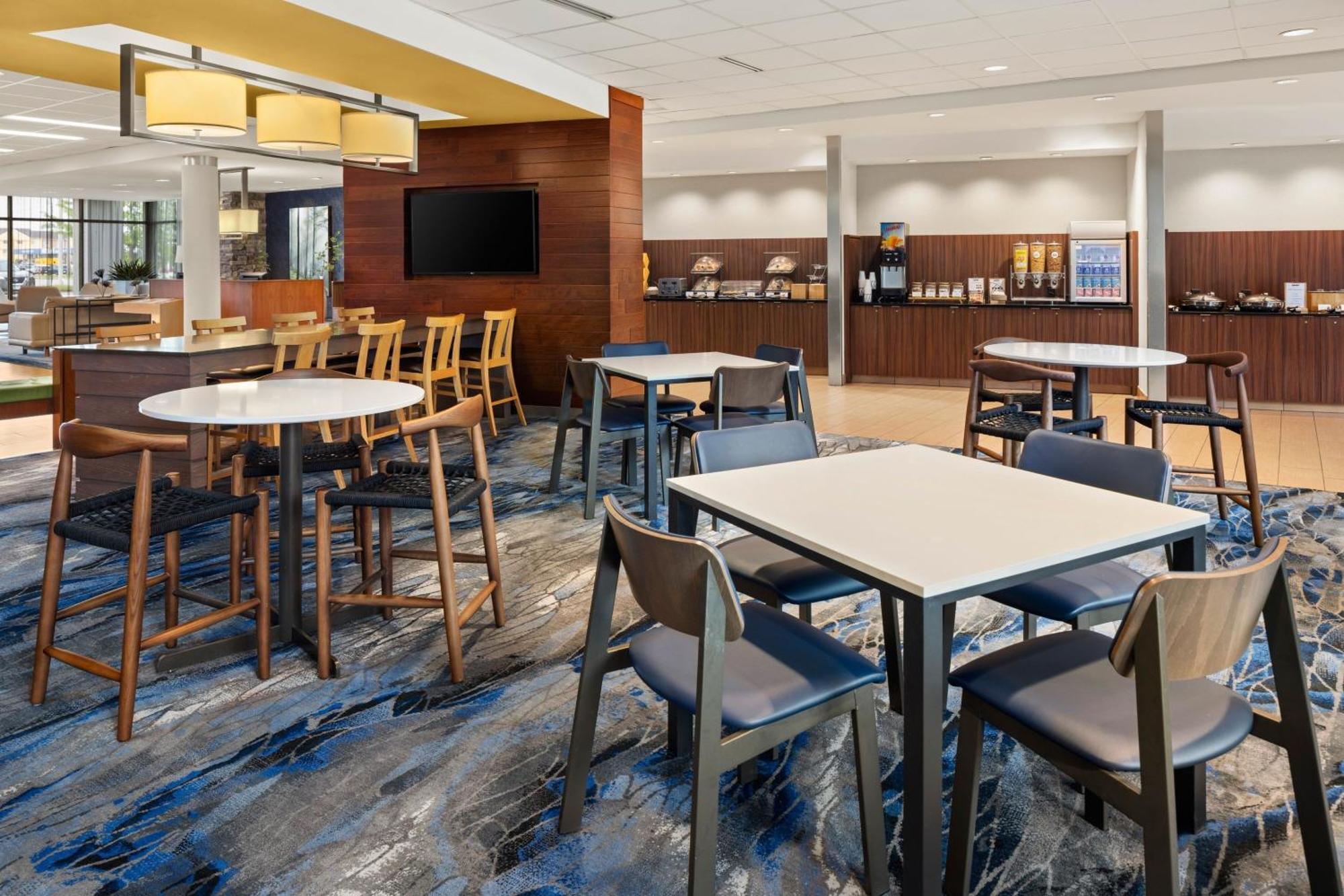 Fairfield Inn & Suites By Marriott Waterloo Cedar Falls Экстерьер фото