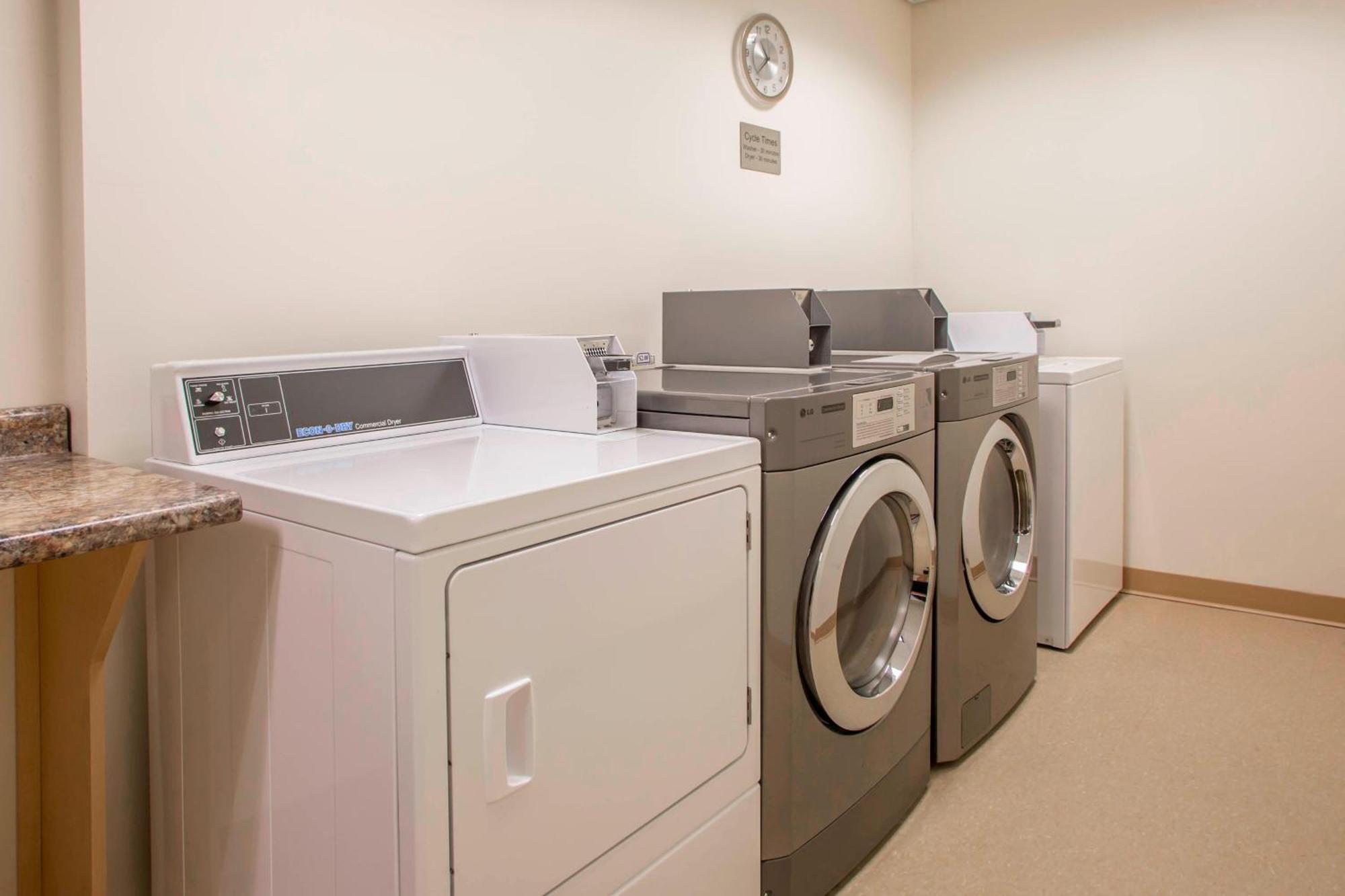 Fairfield Inn & Suites By Marriott Waterloo Cedar Falls Экстерьер фото