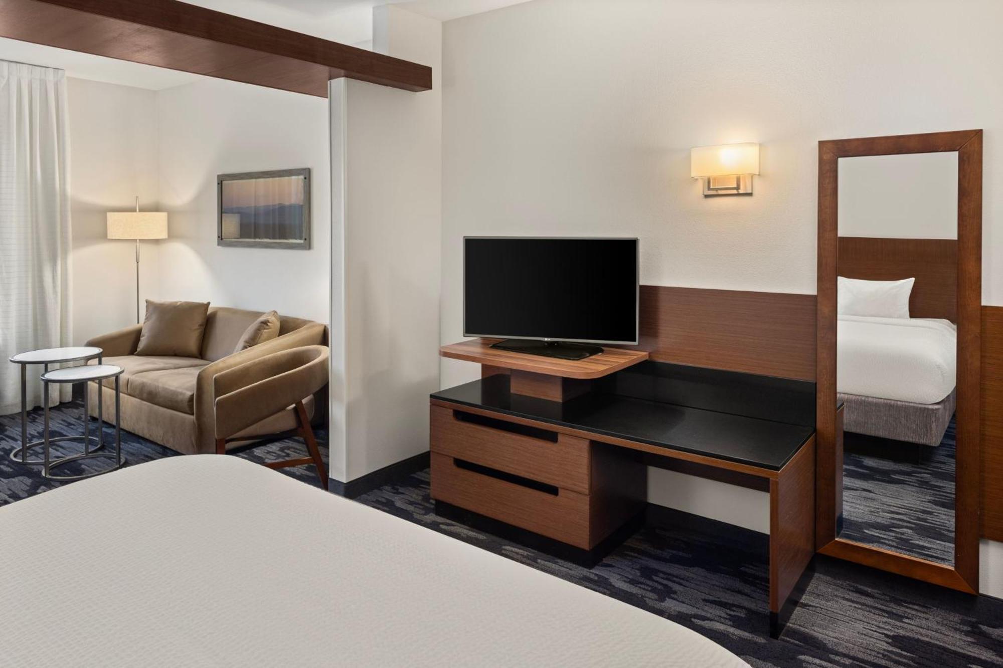 Fairfield Inn & Suites By Marriott Waterloo Cedar Falls Экстерьер фото