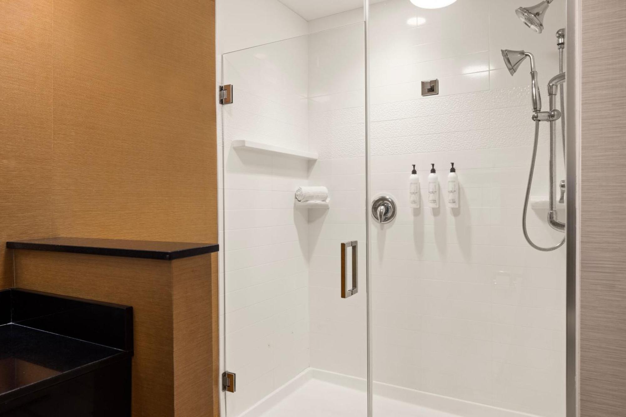 Fairfield Inn & Suites By Marriott Waterloo Cedar Falls Экстерьер фото