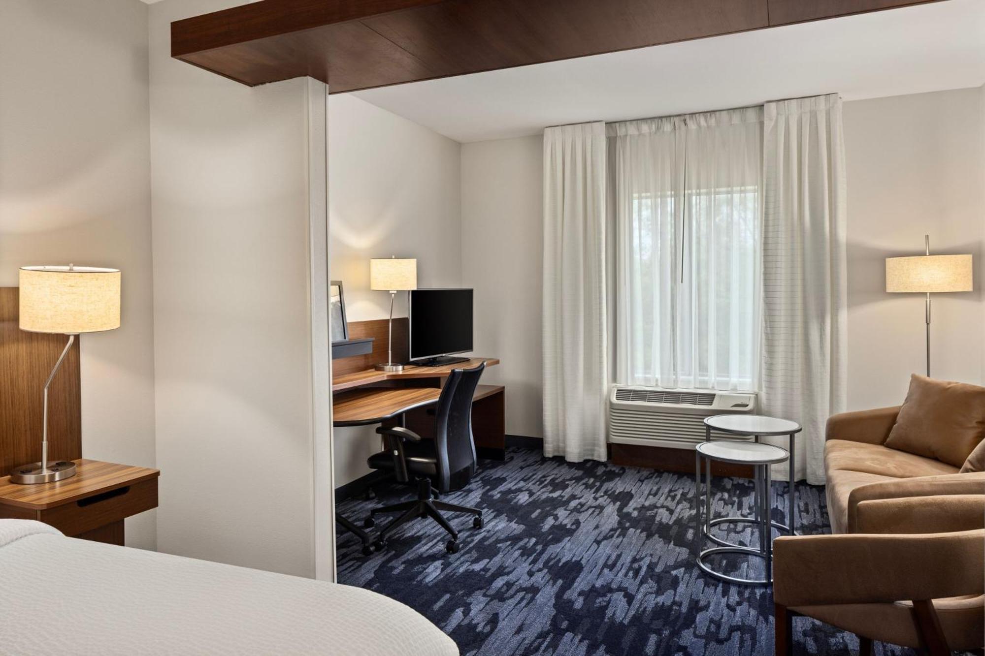 Fairfield Inn & Suites By Marriott Waterloo Cedar Falls Экстерьер фото
