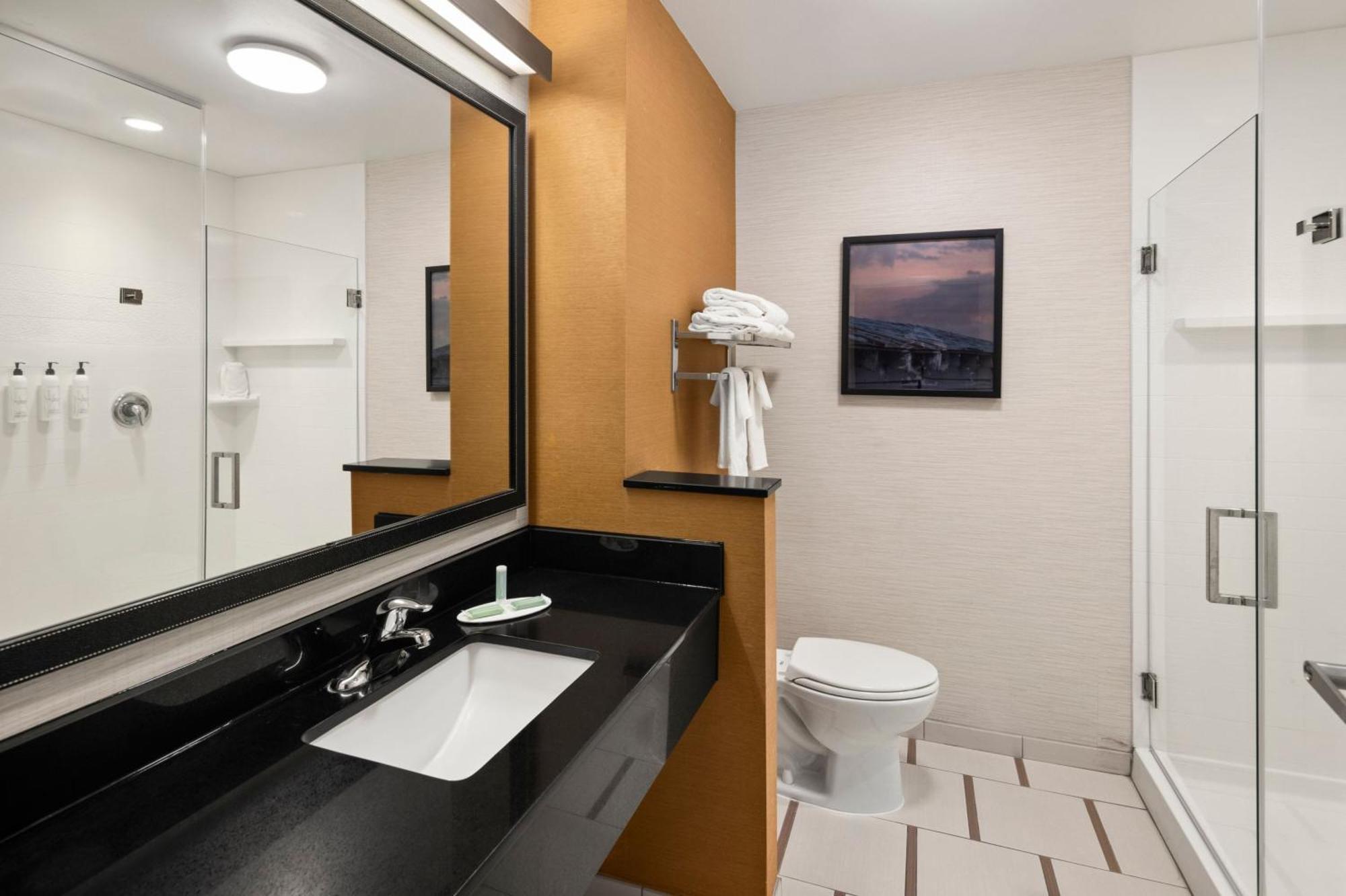 Fairfield Inn & Suites By Marriott Waterloo Cedar Falls Экстерьер фото