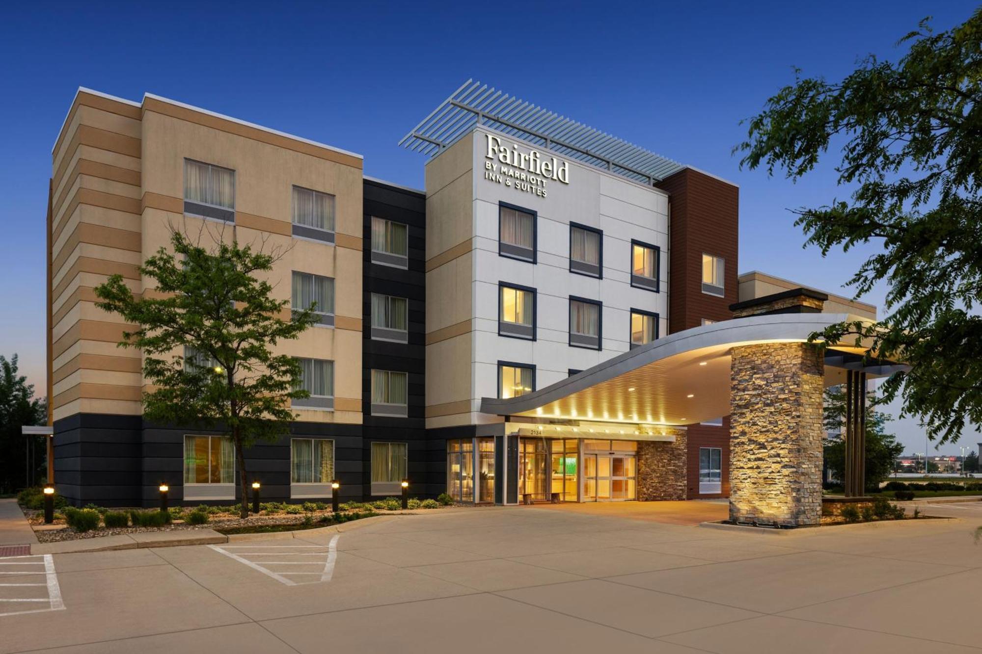 Fairfield Inn & Suites By Marriott Waterloo Cedar Falls Экстерьер фото